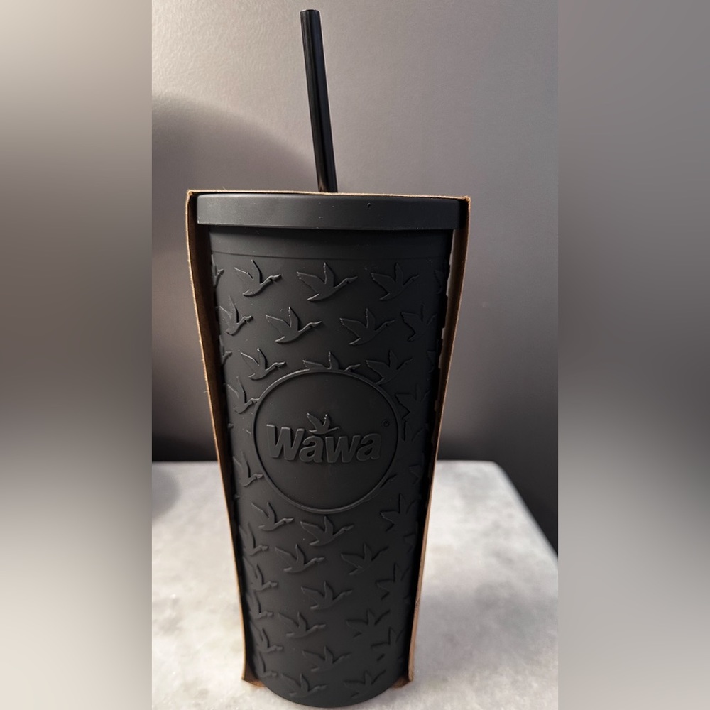 WAWA Limited Edition GOOSE GRIP & Brand New WAWA 22oz Tumbler - Black